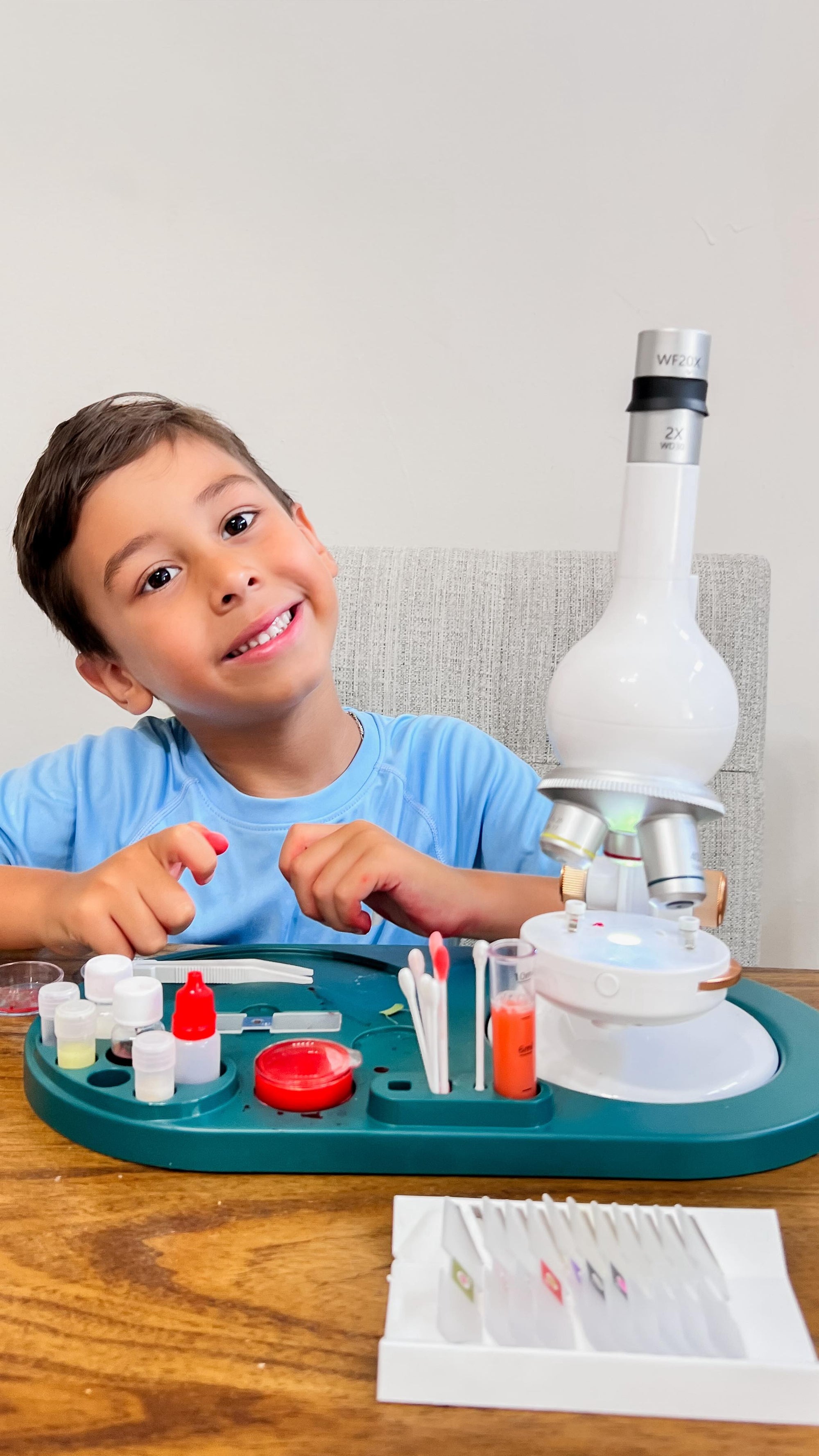 I honestly wasn’t expecting my 5-year-old to love this microscope as much as he did 🔬
He literally spent hours doing his own little “experiments” and exploring everything he could find 🔍🧪